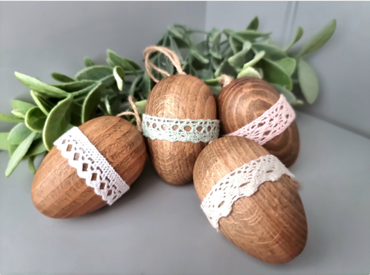 Ostereier aus Holz mit Häckelband, 4er-Set und Eierkarton zum Verschenken